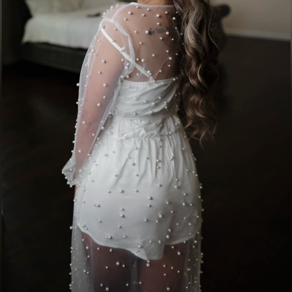 Pearl Robe - Picture 1 of 8